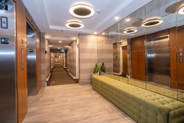 Sandman Hotel Hamilton image 17