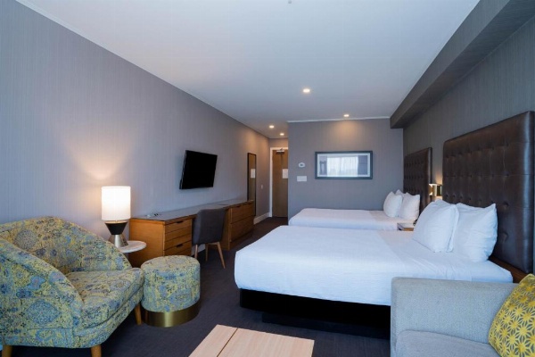 Sandman Hotel Hamilton image 20