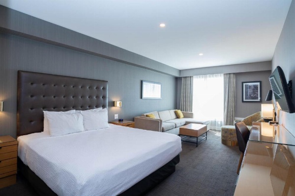 Sandman Hotel Hamilton image 26