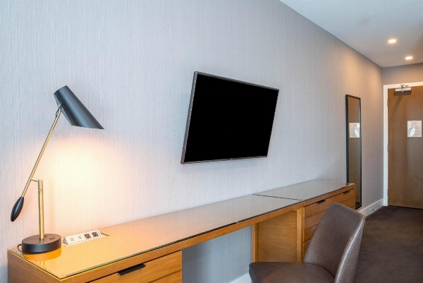 Sandman Hotel Hamilton image 7